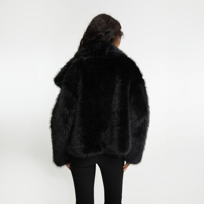 Lyxig fuskpälsjacka