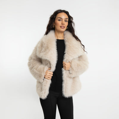 Lyxig fuskpälsjacka
