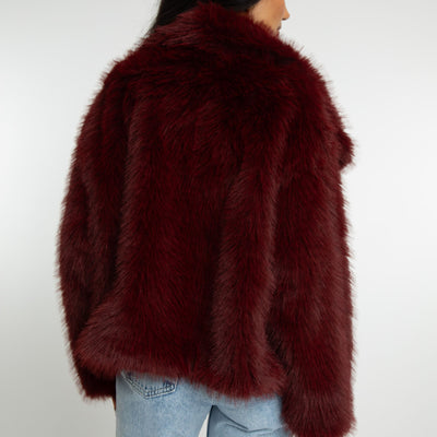 Lyxig fuskpälsjacka