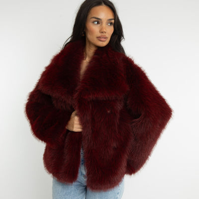 Lyxig fuskpälsjacka
