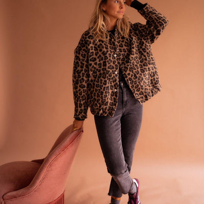 Ingrid™ | Mysig Statementkappa med Leopardmönster
